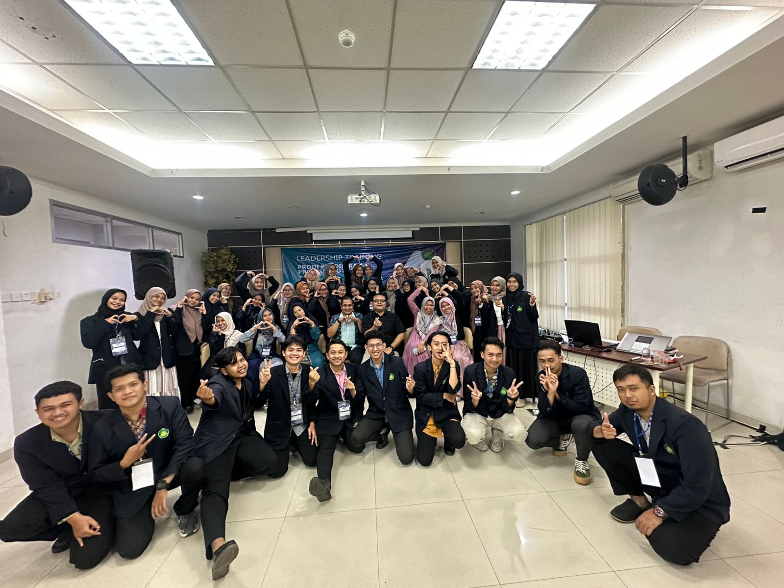 Read more about the article Leadership Training-Menggali Potensi Jiwa Kepemimpinan Mahasiswa Profesi Apoteker UIN Malang